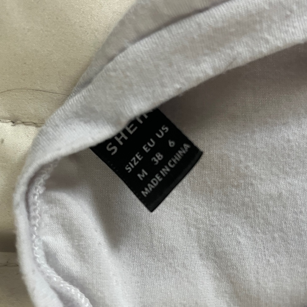white tshirt - Picture 3 of 3